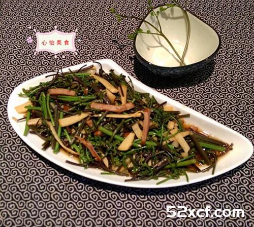 三丝炒蕨菜的做法