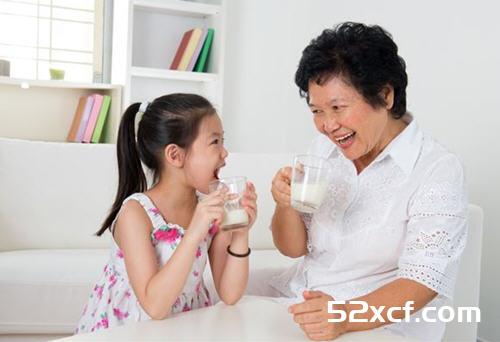 多喝水果优酪乳改善孩子胀气解决便秘困扰