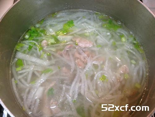 萝卜丝赤肉汤的做法