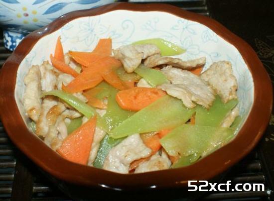 青笋胡萝卜炒肉的做法