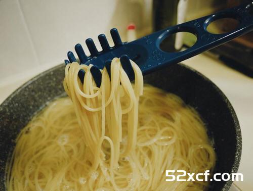 焗烤罗勒番茄面面杯的做法
