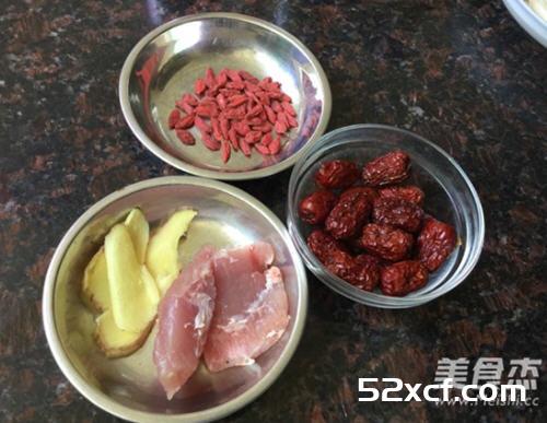 药膳鸡脚的做法