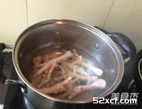 药膳鸡脚的做法