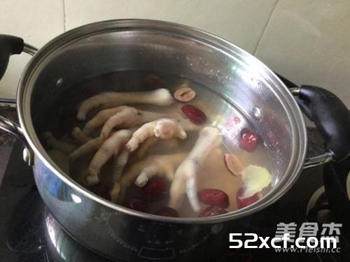 药膳鸡脚的做法