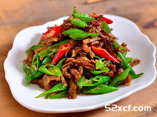 青椒剔骨肉的做法