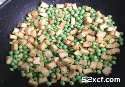 家常酱爆三丁的做法
