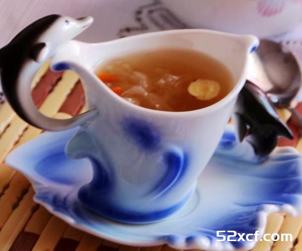 莲子银耳汤的做法