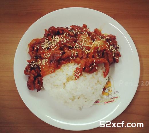 韩式泡菜猪肉饭的做法