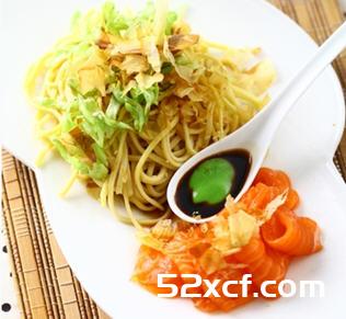 三文鱼沙拉面怎么做