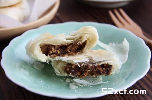 玫瑰葡萄软月饼的做法