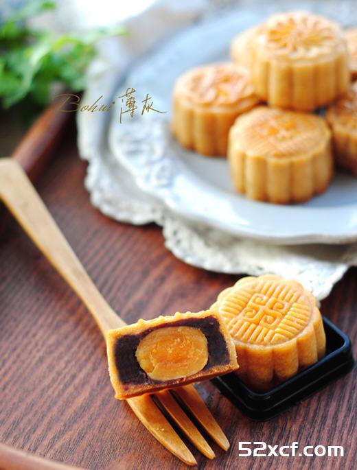 广式豆沙蛋黄月饼的做法