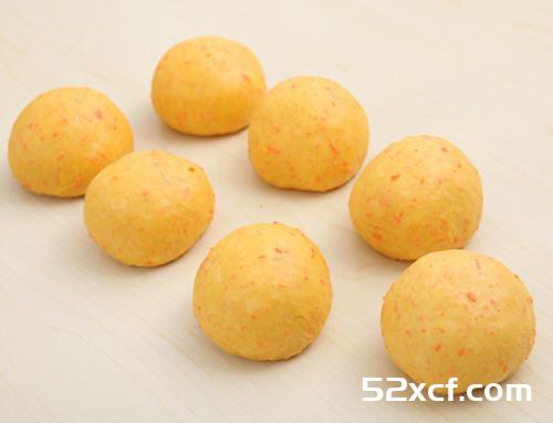手工揉面的胡萝卜面包做法