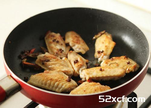 椒香鸡翅的做法