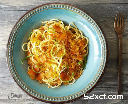 乌鱼子蒜香义大利面的做法