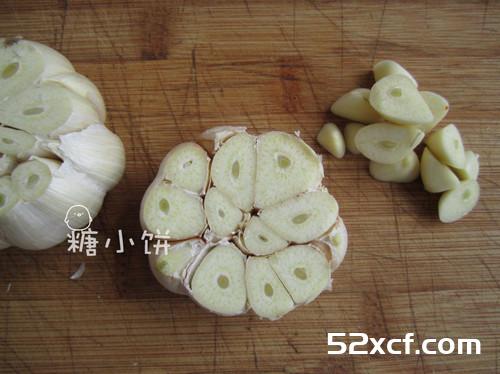 孜然烤羊排配烤蒜的做法