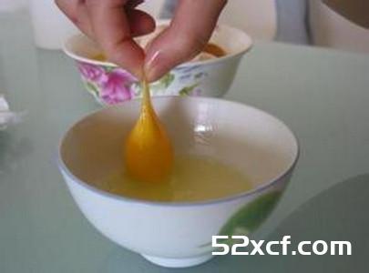鸡蛋只取蛋黄,不要蛋清的方法