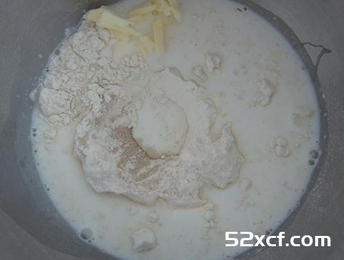 炼奶面包的做法