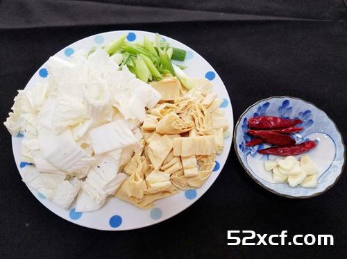 大白菜炒腐竹的做法