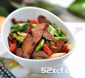 小炒腊肉是什么地方的菜？属于哪个菜系？