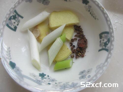红烧比目鱼的做法