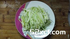 西葫芦切细丝的方法图解