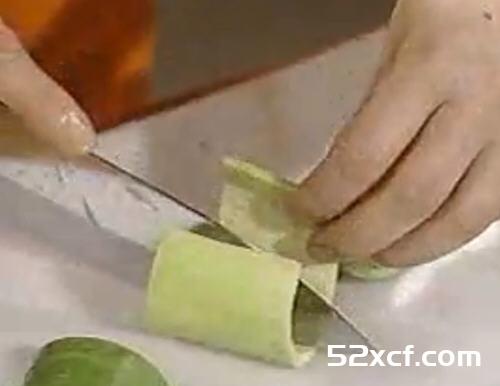 西葫芦切细丝的方法图解