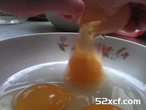 图解鉴别真假土鸡蛋的5种方法
