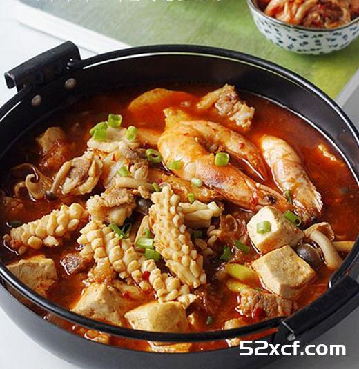 泡菜海鲜豆腐锅的做法