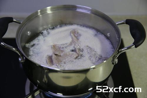 皮蛋瘦肉粥的简单做法