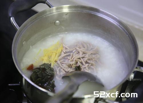 皮蛋瘦肉粥的简单做法