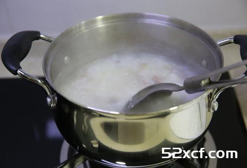 皮蛋瘦肉粥的简单做法