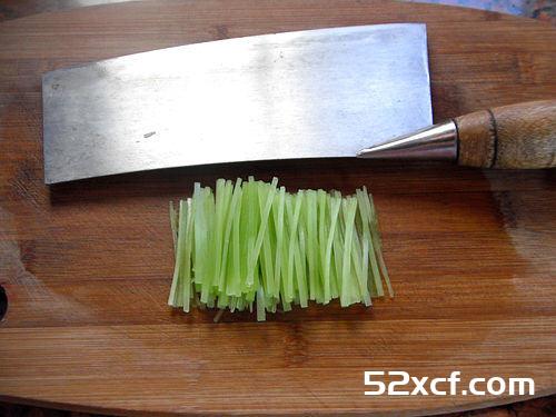莴笋怎么切丝？莴笋切细丝的方法图解