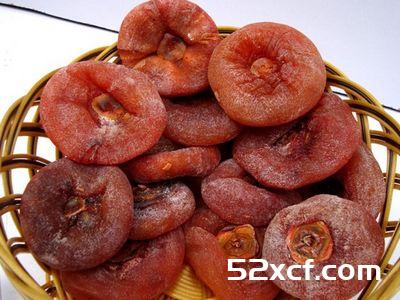 柿饼不能和什么一起吃？ 柿饼不能与什么同吃
