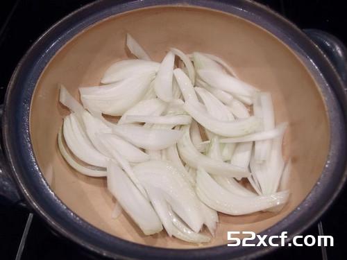 马铃薯胡萝卜炖猪肉的做法
