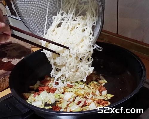 泡面炒面面包的做法