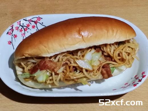 泡面炒面面包的做法