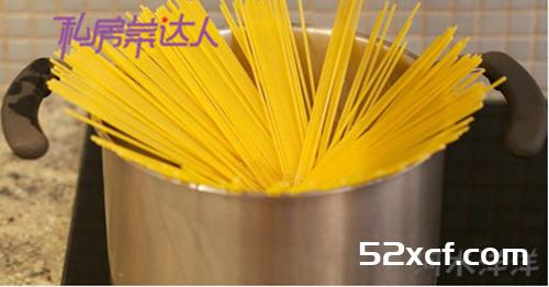 香辣海鲜意面的做法