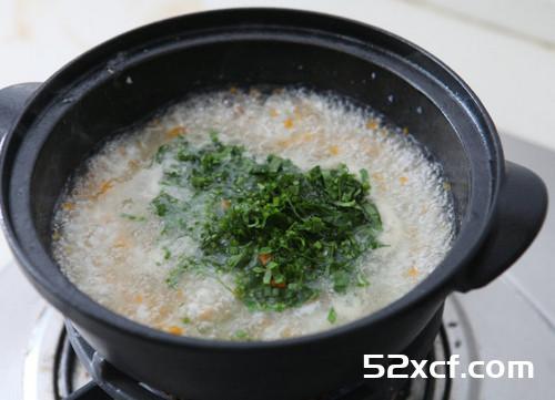 蘑菇鱼茸羹的做法
