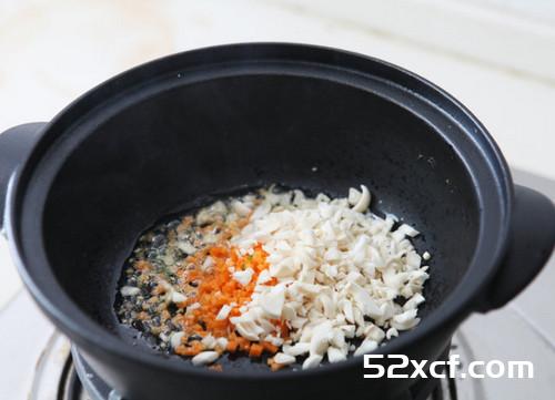 蘑菇鱼茸羹的做法