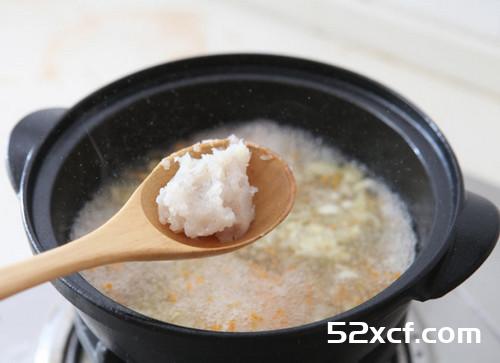 蘑菇鱼茸羹的做法