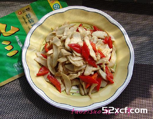 杏鲍菇炒鸡片的做法