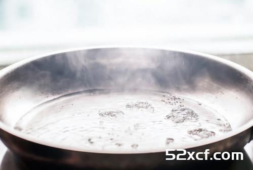 不锈钢锅简易开锅养锅秘技，让你越煮越不沾!