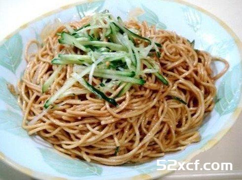 做凉面用的是什么面条做的？