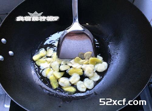 乱炖草鱼片的做法