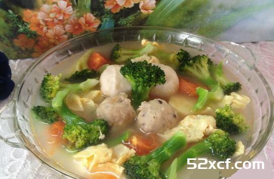 上汤肉丸西兰花的做法