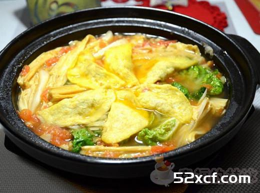 砂锅腐竹蛋饺煲的做法