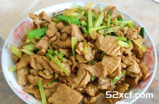 香芹炒排骨肉的做法