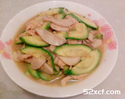 杏鲍菇炒西葫芦的做法