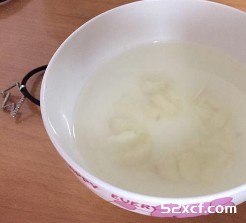 原来感冒咳嗽只需一粒大蒜就能好，一家老小都管用！
