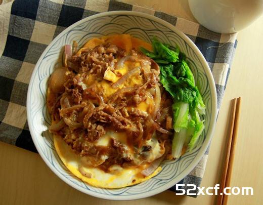 日式滑蛋牛肉盖饭的做法